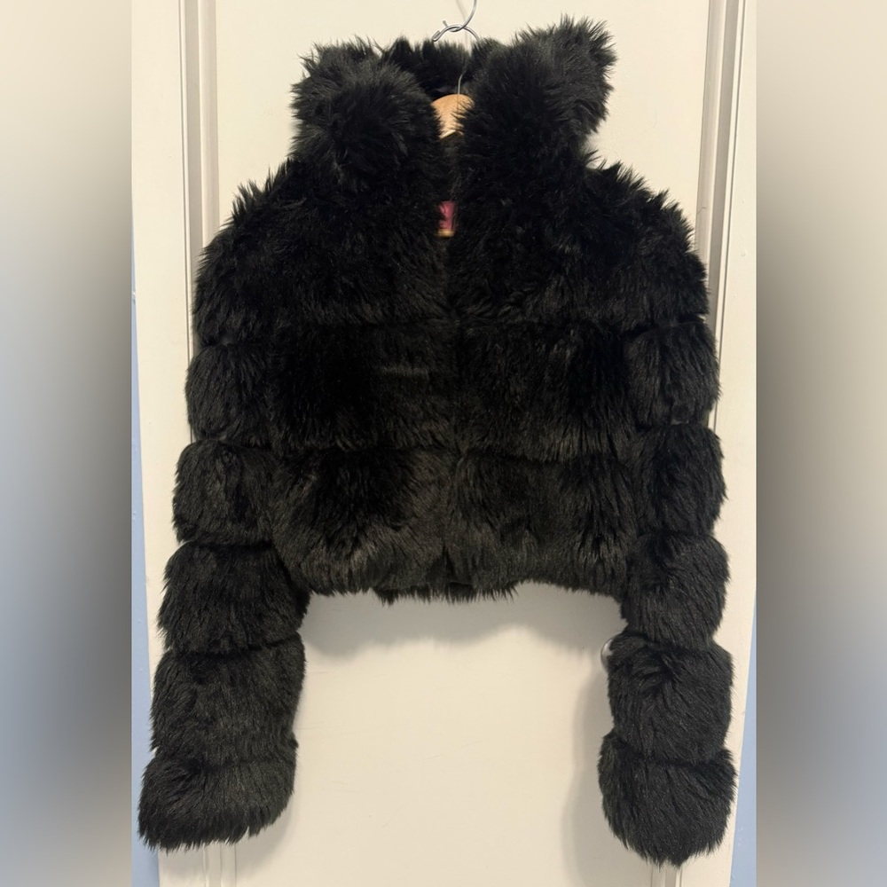 Azalea Wang Women's Black Faux Fur Hooded Jacket
